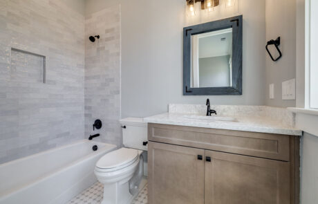 Hampton Lake - Bathroom