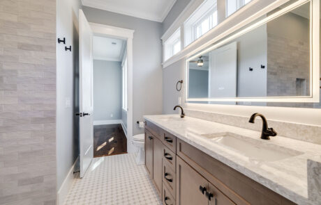 Hampton Lake -Bathroom